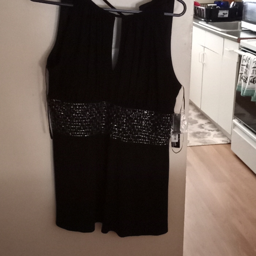Clothes/shoes - Picture 2 of 5